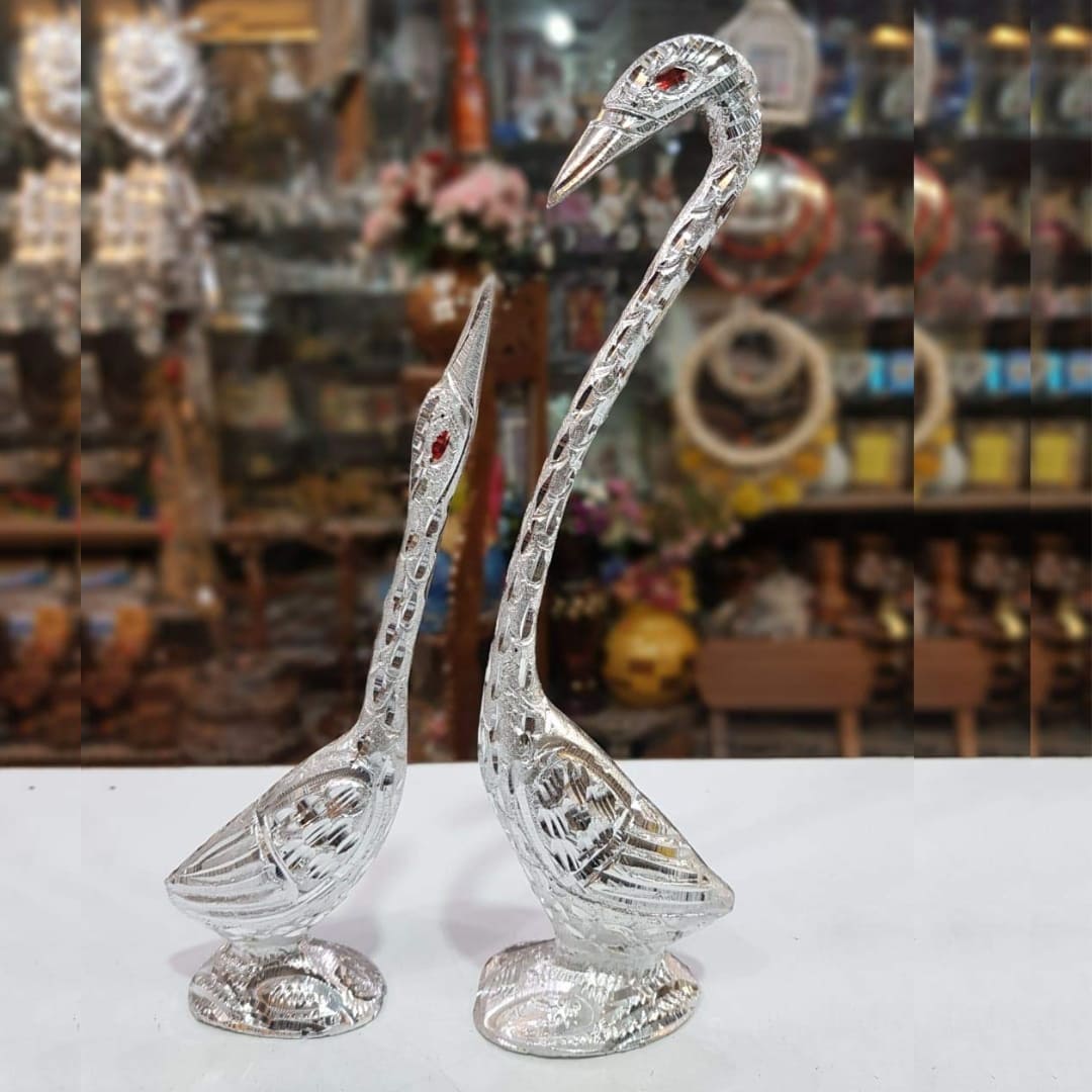 Pair of Kissing Duck Showpiece